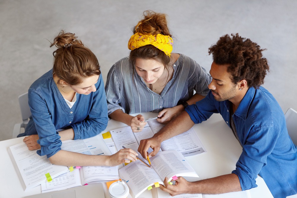 Oportunidades-de-Proyectos-en-Formacion,-Juventud-y-Movilidad